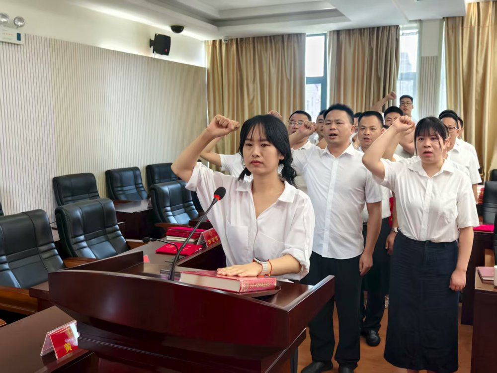 c2d16aead3cdfa359f1dd73fdcf889f