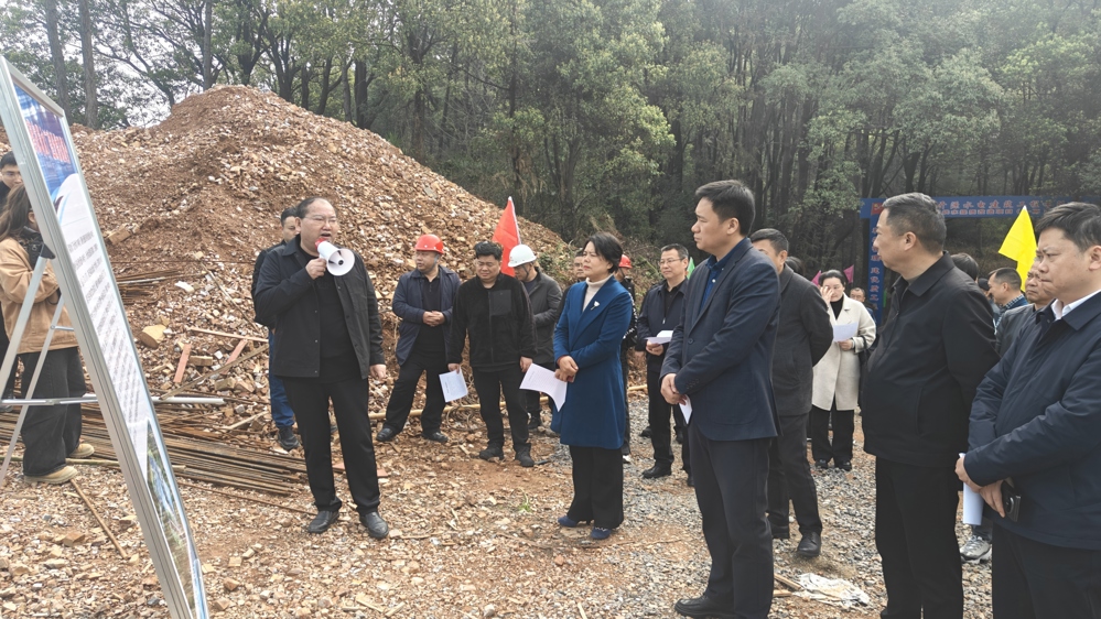 鼎城区人大常委会开展农村饮水安全工作专项视察